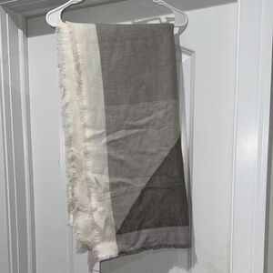 LC Lauren Conrad Gray and Cream Scarf